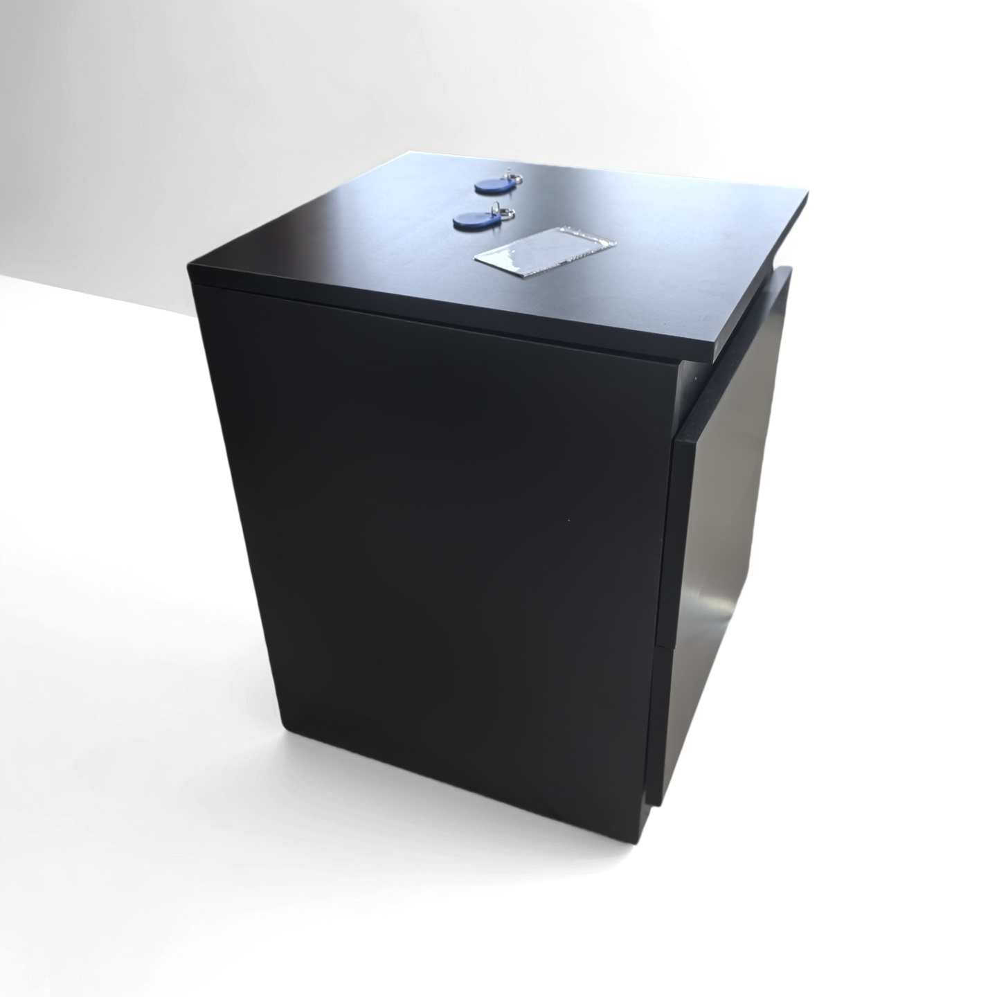 Mesita de Noche Moderna con Caja Fuerte Oculta y Cerradura NFC