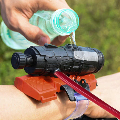 pistola de agua montado en la muñeca